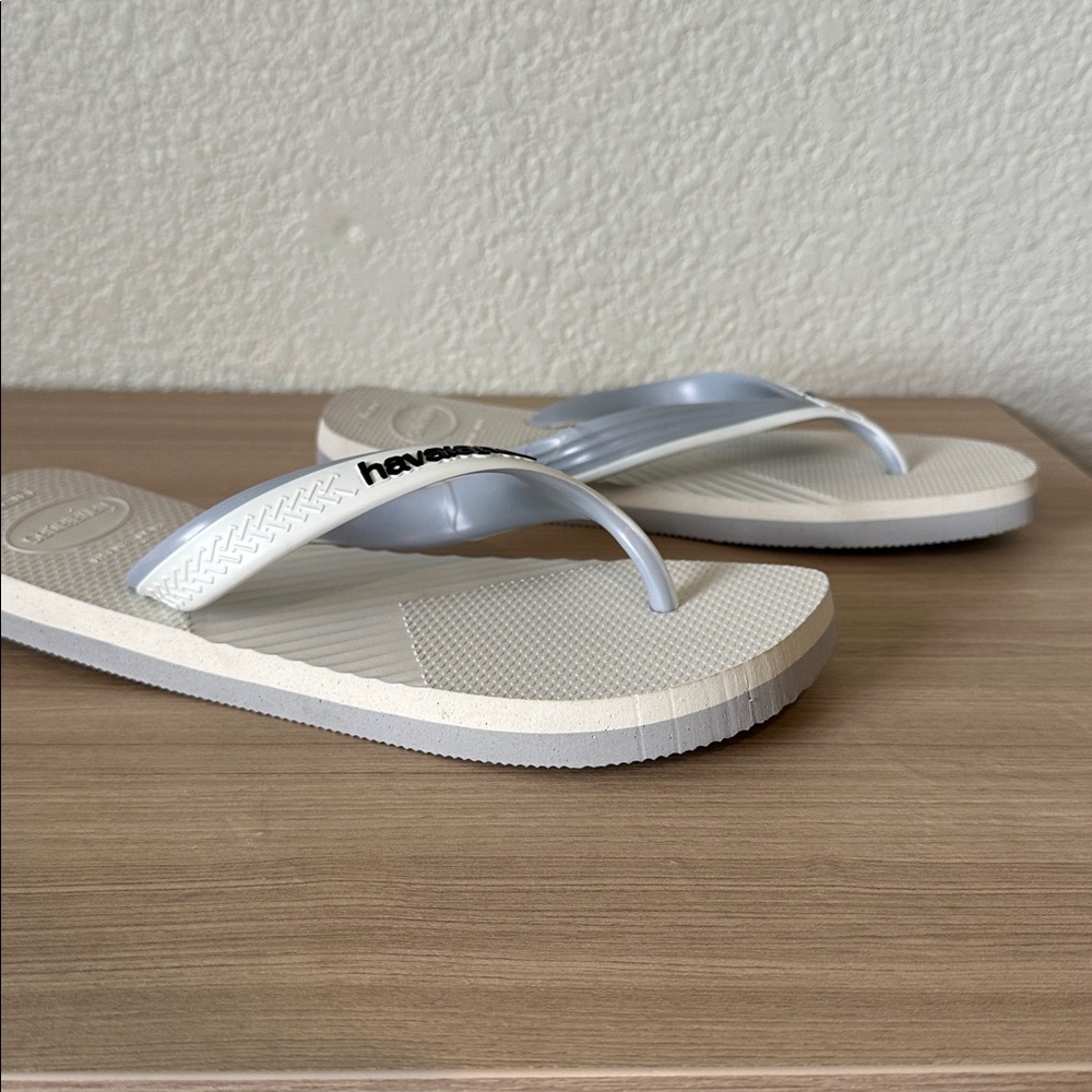 Women’s White & Gray Havaianas - Picture 4 of 6